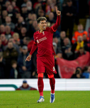 Roberto Firmino Pointing Upwards Wallpaper