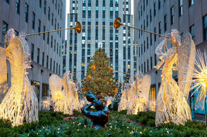 Rockefeller Center Daytime Angels Wallpaper