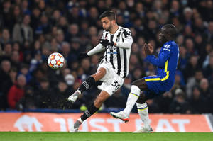 Rodrigo Bentancur Playing For Juventus Wallpaper