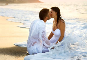 Romantic Love Of Couple In White Wallpaper