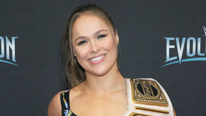 Ronda Rousey Smile Wallpaper