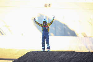 Ronnie Mac Arms Up Wallpaper