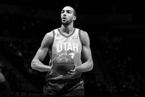 Rudy Gobert Greyscale Jersey Wallpaper