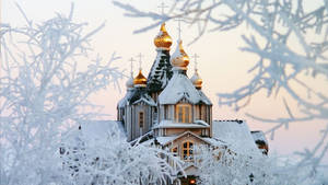 Russia House In Snow Wallpaper