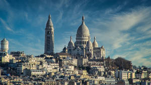 Sacre Coeur Basilica Standing Tall Wallpaper