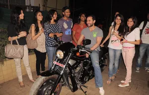 Saif Ali Khan Promoting Movie Wallpaper