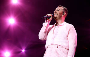 Sam Smith At Jingle Bell Ball 2019 Wallpaper