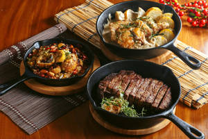 Savory Delight - Lunch In A Cast Iron Pan Wallpaper