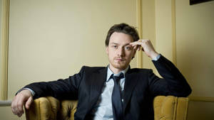 Scottish Actor James Mcavoy Classy Photoshoot Wallpaper