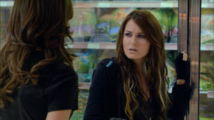 Scout Taylor-compton In The Movie Triple Dog Wallpaper