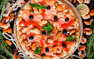 Scrumptious Seafood Pizza Wallpaper