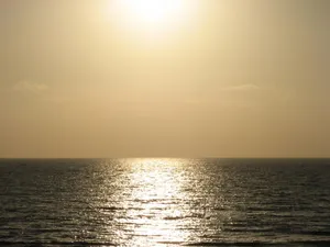 Sea During Golden Hours Wallpaper