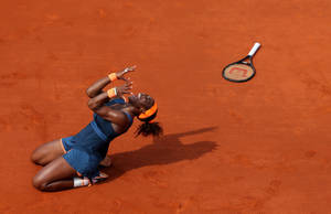 Serena Williams French Open Winning Moment Wallpaper
