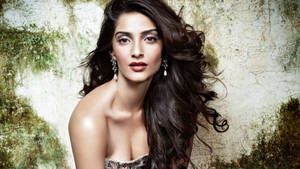 Sexy Bollywood Actress Sonam Kapoor Wallpaper