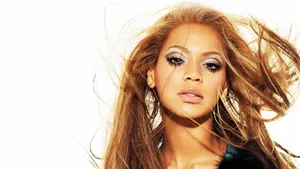Sexy Windy Photo Of Beyonce Wallpaper