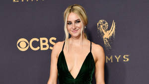 Shailene Woodley At Emmy Awards 2017 Wallpaper