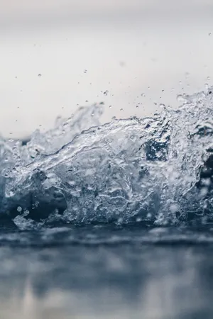 Shallow Splashing Water Wallpaper