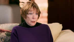 Shirley Maclaine In An Interview Wallpaper