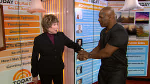 Shirley Maclaine With Mike Tyson In A Show Wallpaper