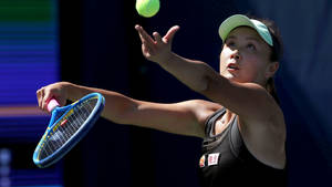 Shuai Peng Doing Serve Toss Wallpaper