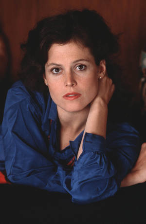 Sigourney Weaver Sci-fi Actress Wallpaper