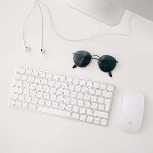 Simplicity In White Wallpaper