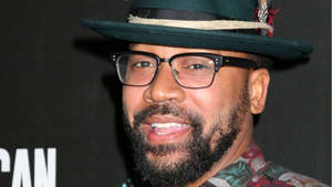 Singer R Kelly Smiling Face Wallpaper