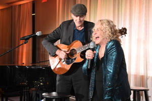 Singers Carole King And James Taylor Wallpaper