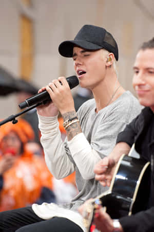 Singing Justin Bieber 2015 Wallpaper