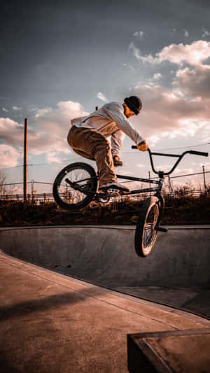 Skatepark Freestyle Freeride For An Adrenaline-packed Bmx Experience Wallpaper