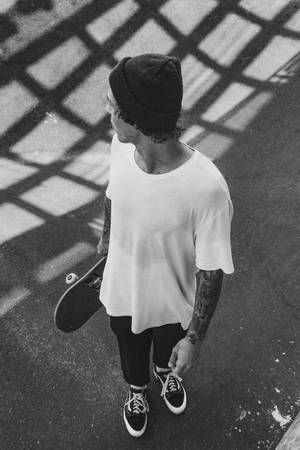 Skater Boy Black & White Wallpaper