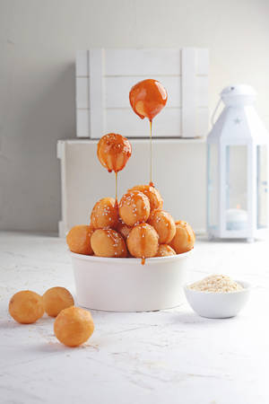 Small Croquembouche Pastries Wallpaper