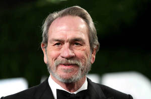 Smiley Face Of Tommy Lee Jones Wallpaper