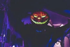 Smiling Pumpkin Head On Halloween Wallpaper