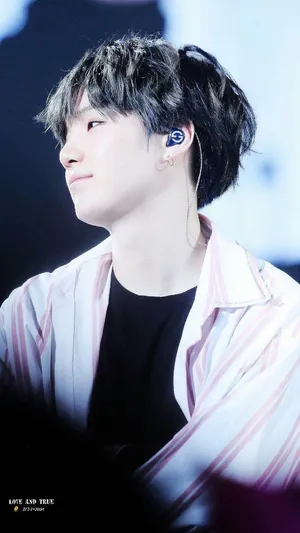 Smiling Suga Bts Wallpaper