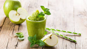 Smoothie Green Apple Flavor Wallpaper