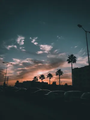Soak Up The Beauty Of The City Sunset Wallpaper