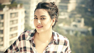 Sonakshi Sinha Simple Blouse Wallpaper