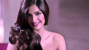 Sonam Kapoor Loreal Paris Wallpaper