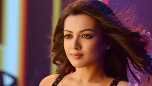 South Heroine Catherine Tresa Wallpaper