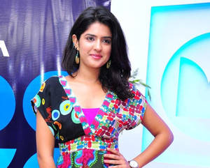 South Heroine Deeksha Seth Wallpaper