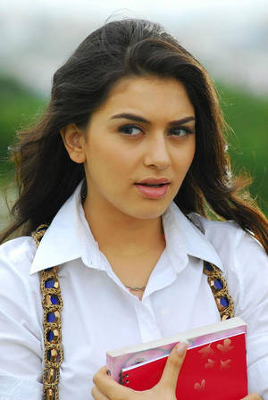 South Heroine Hansika Motwani Wallpaper