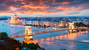 Spectacular View Of The Szechenyi Chain Bridge In Ultra Hd 8k Wallpaper