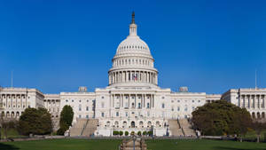 Splendid Wide-angle Shot Of The United States Capitol Wallpaper