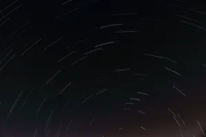 Star Trail Cool Black Wallpaper