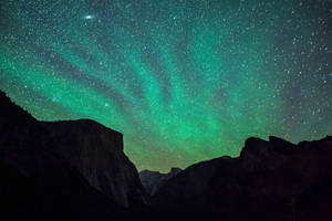 Starry Night Over Yosemite Apple Wallpaper