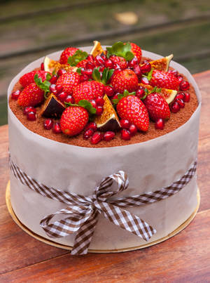 Strawberry Tiramisu Cake Wallpaper