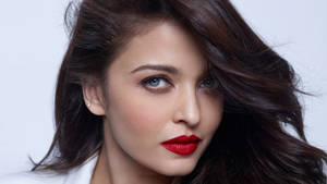 Stunning Close-up Aishwarya Rai Wallpaper