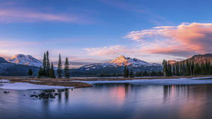 Stunning Oregon Sparks Lake Wallpaper