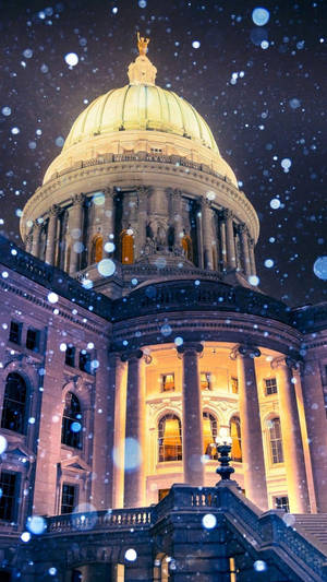 Stunning View Of Wisconsin State Capitol At Sunset Wallpaper